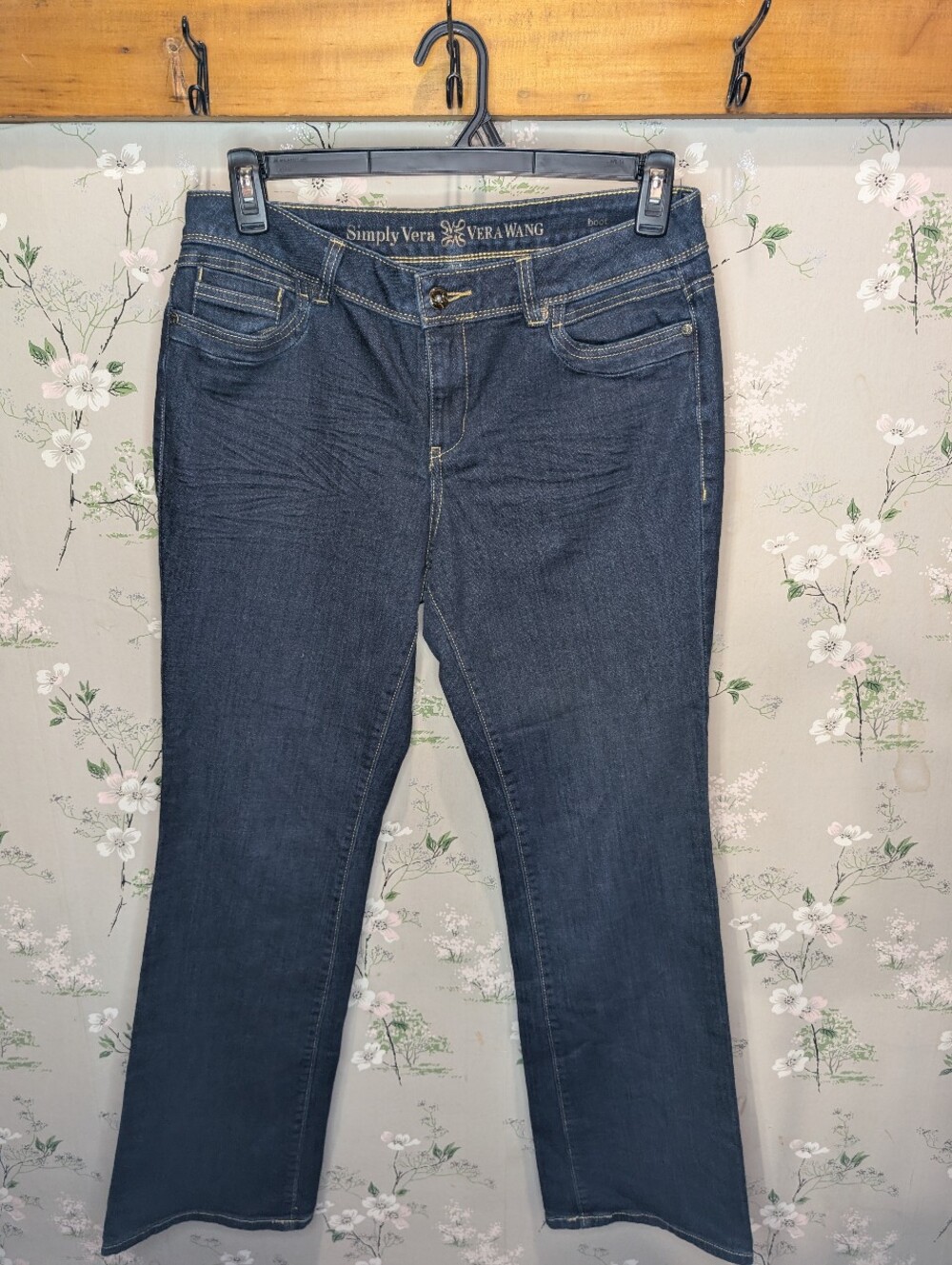Vera Wang Boot Cut Denim with Back Flap Pockets W: 17-17.5, R: 10, I: 31
